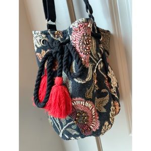Vintage Beaded drawstring bucket purse 👜